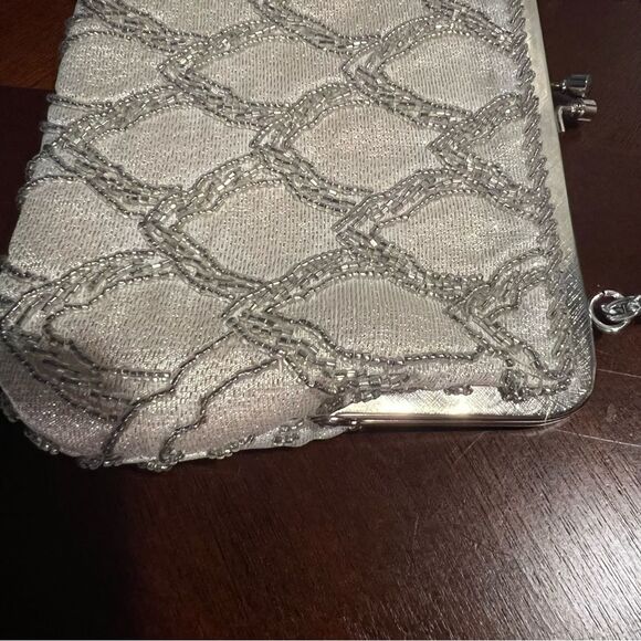 Vintage Beaded Ivory & Silver evening bag - Picture 15 of 16